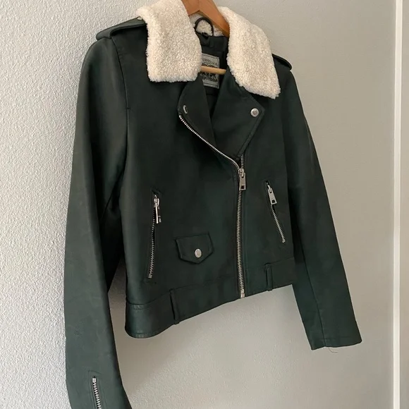 Levi's Sherpa-Trimmed Faux-Leather Moto Jacket MEDIUM - Picture 5 of 10